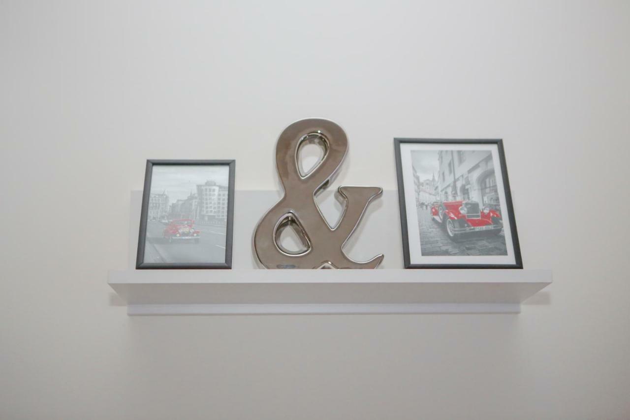 Stylish Apartment A Few Steps From Metro Prague Luaran gambar