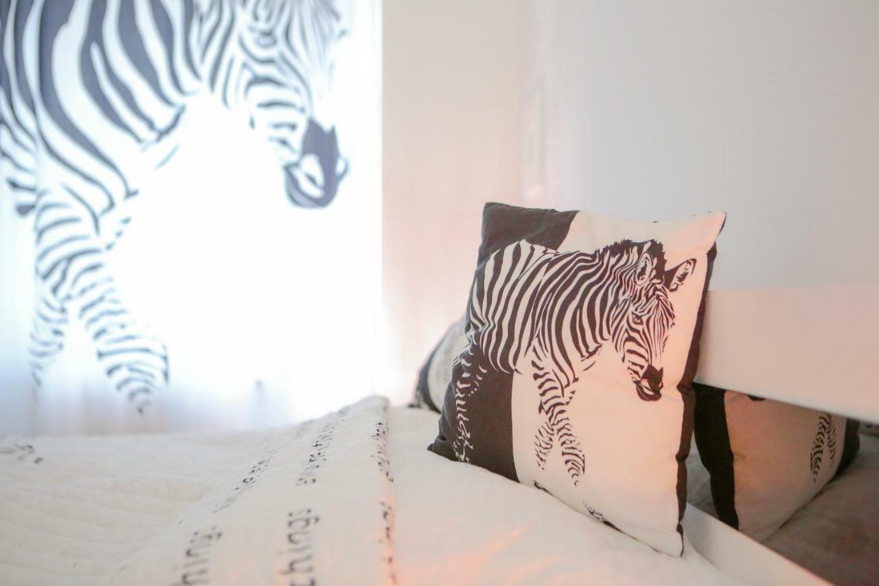 Stylish Apartment A Few Steps From Metro Prague Luaran gambar