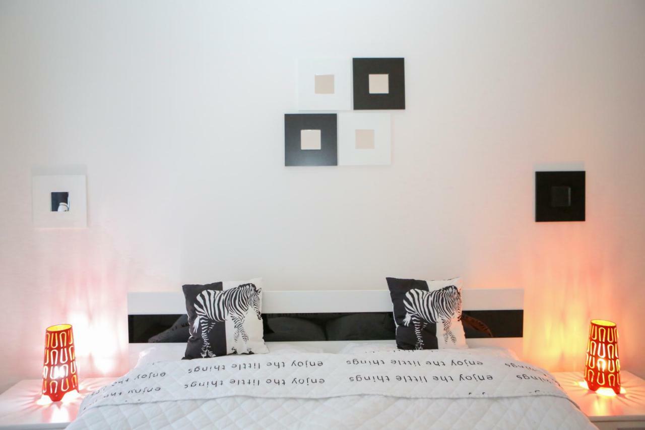 Stylish Apartment A Few Steps From Metro Prague Luaran gambar