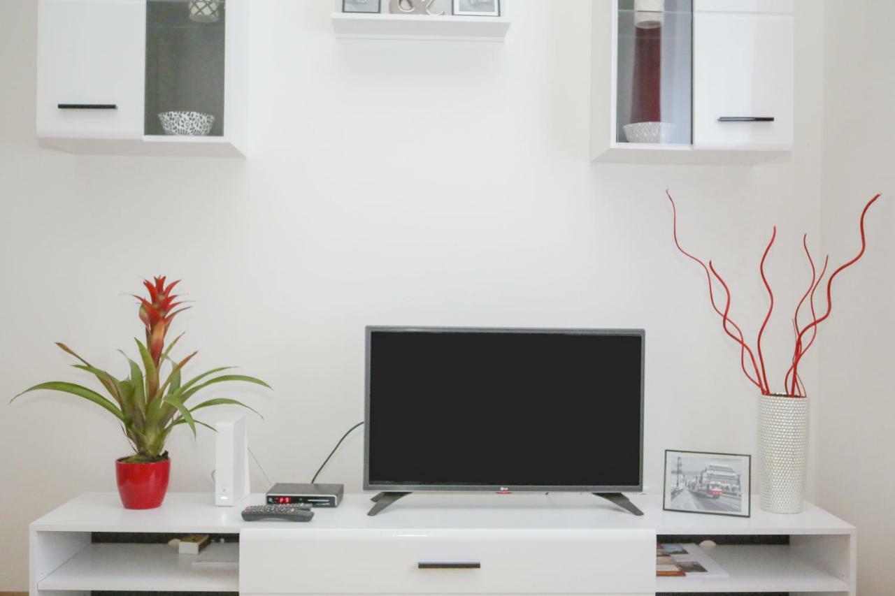 Stylish Apartment A Few Steps From Metro Prague Luaran gambar