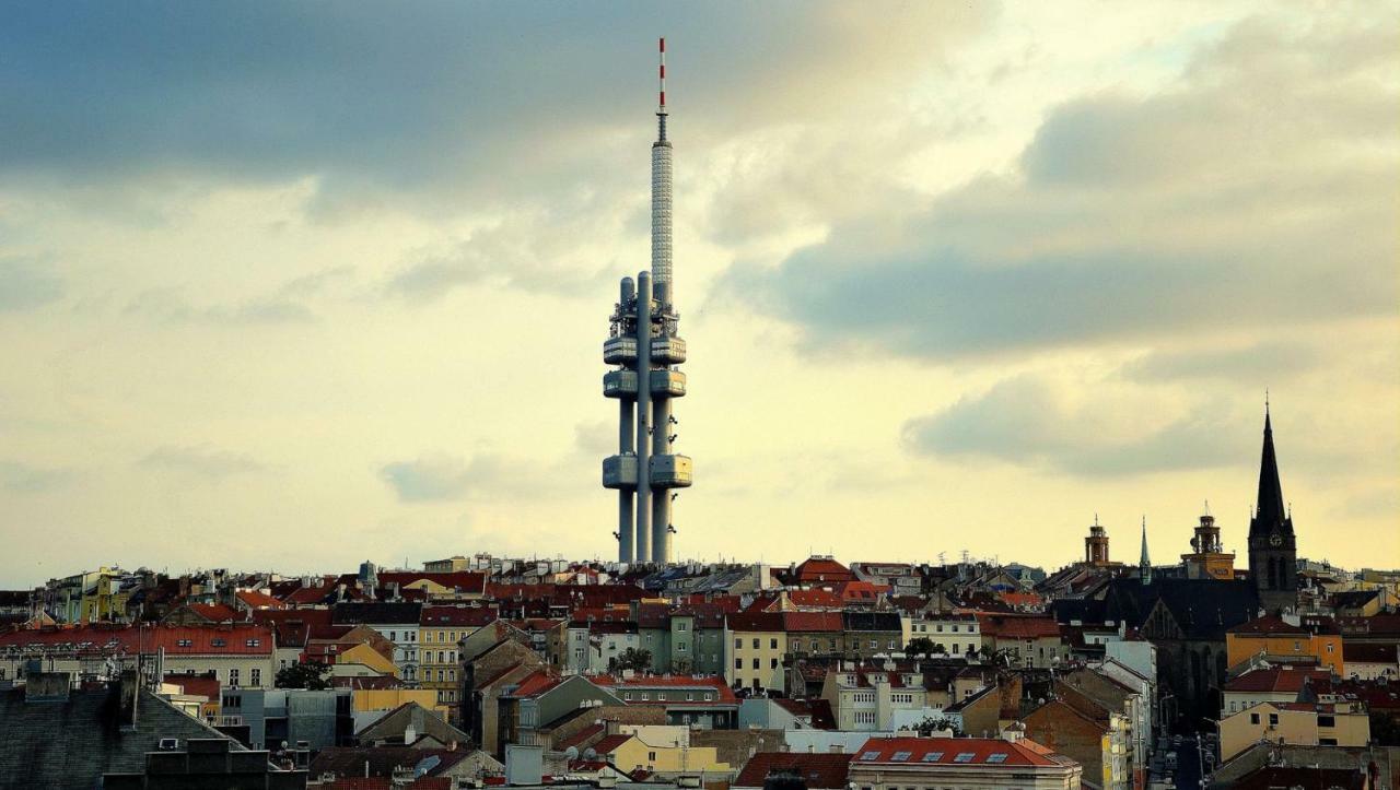 Stylish Apartment A Few Steps From Metro Prague Luaran gambar